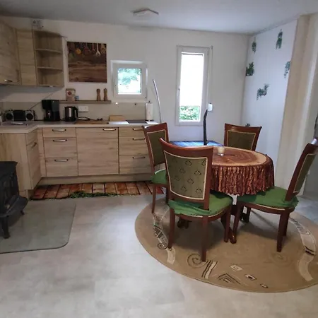 Casa de Férias Kleines Haus Am Wald Schwielowsee