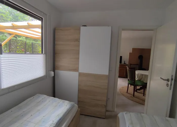 Kleines Haus Am Wald シュヴィーローゼー