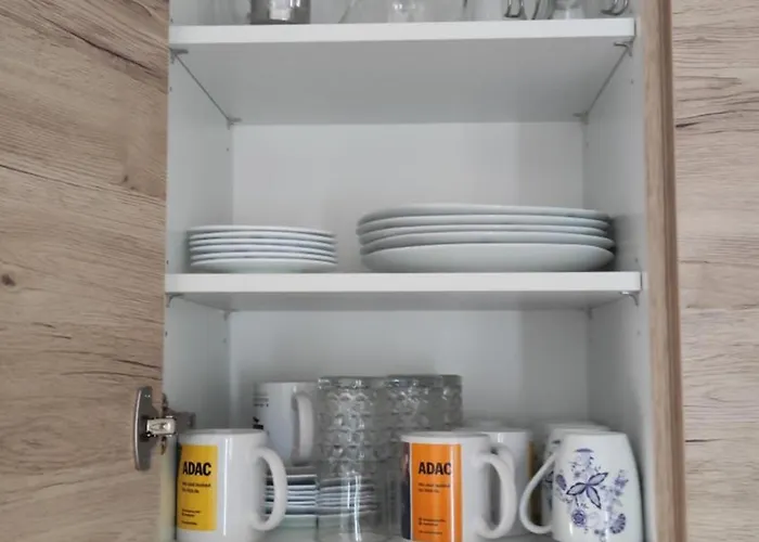 Kleines Haus Am Wald * シュヴィーローゼー