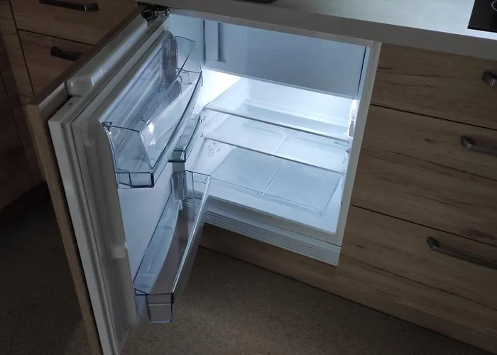 Kleines Haus Am Wald シュヴィーローゼー