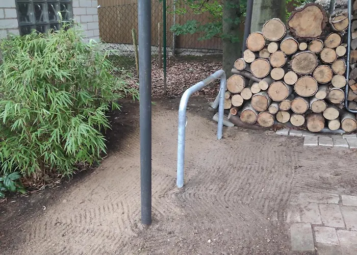 Kleines Haus Am Wald 別荘 シュヴィーローゼー